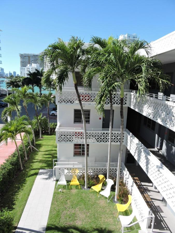 Crates At The Gaythering - Men Only Hostel Miami Beach Exterior photo